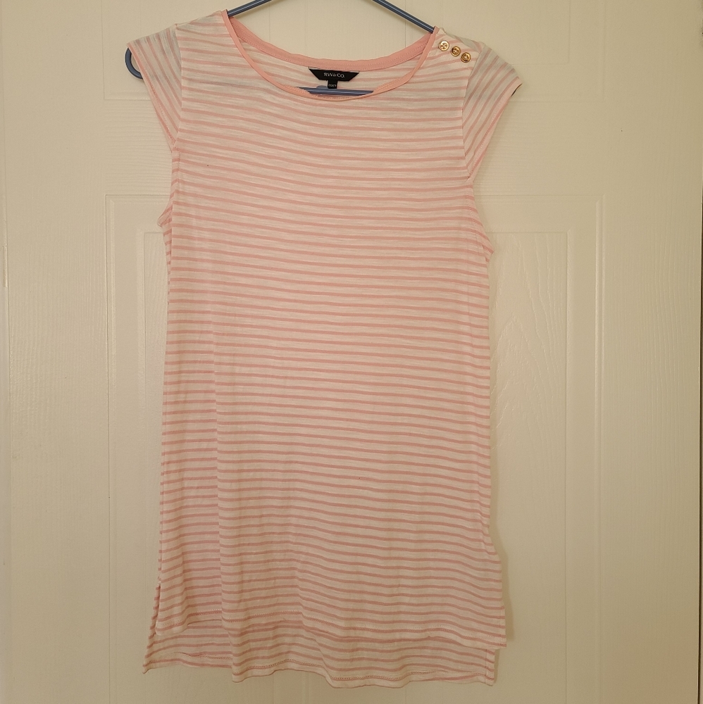 RW&CO. White/Pink Striped Tshirt. XXS.